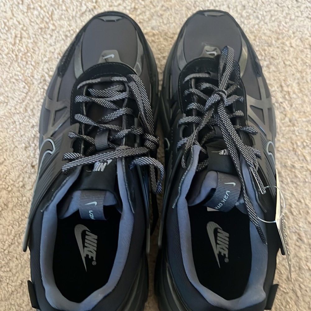 Nike women’s V2K Run GORE-TEX sneakers - Picture 6 of 15